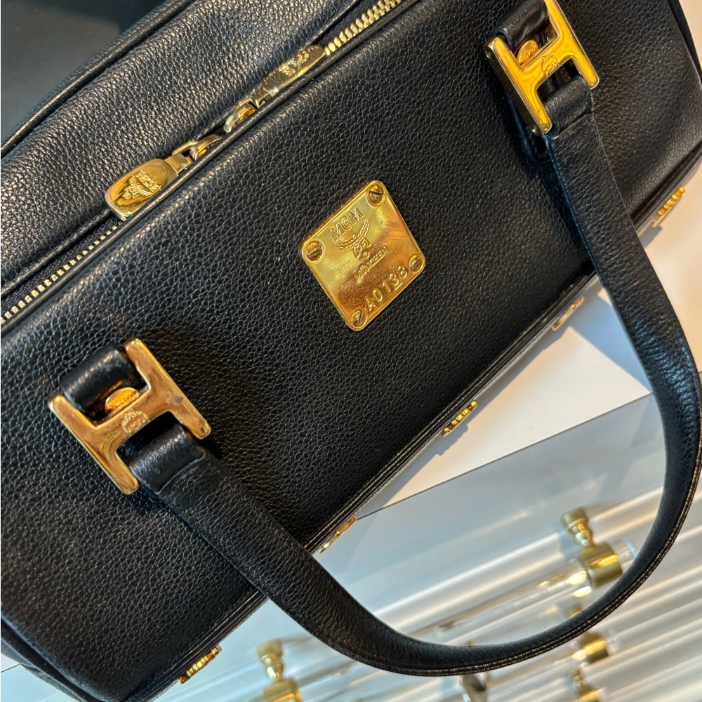 MCM Heritage COA EUC Black Leather Shoulder Bag with Gold Accents - Picture 4 of 15